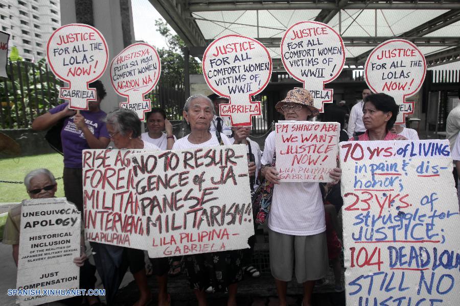 Antiguas esclavas sexuales filipinas protestan ante la embajada japonesa