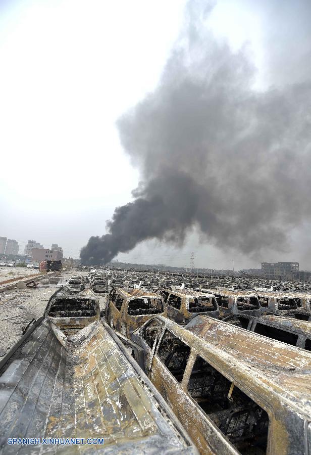 Almacén de explosión en Tianjin en llamas otra vez 5