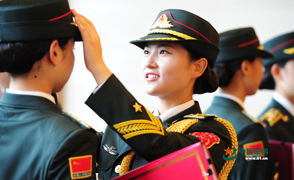 Guardias de honor femeninas aparecerán en desfile de Día de la Victoria