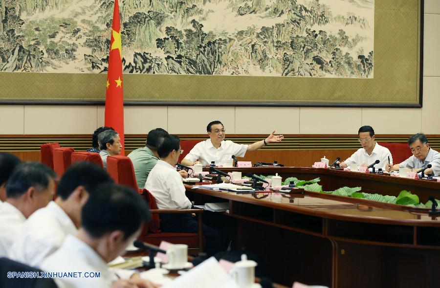 Primer ministro chino pide fortalecer manufactura avanzada
