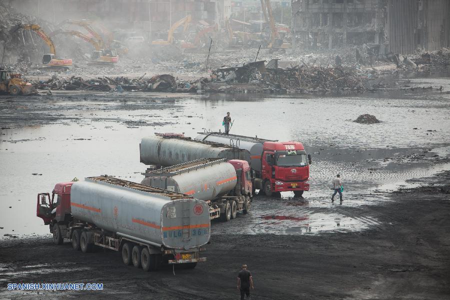 Asciende a 135 cifra de muertos de explosión en Tianjin
