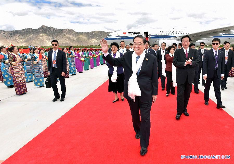 Funcionarios de gobierno central chino llegan a Tíbet para celebración de 50° aniversario de autonomía