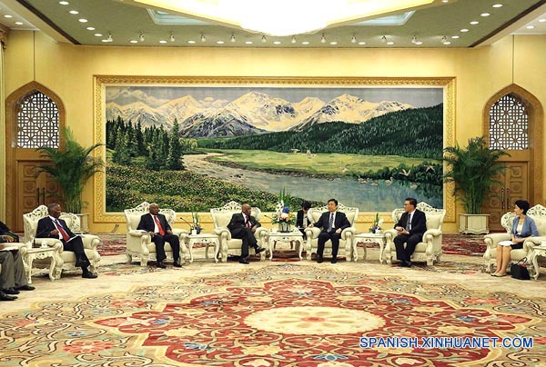 Vicepresidente chino se reúne con ex líderes africanos