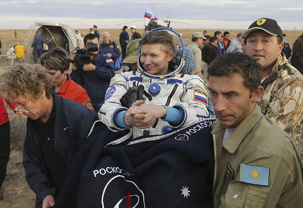 Kazajstán da la bienvenida a los cosmonautas después sus grandes logros