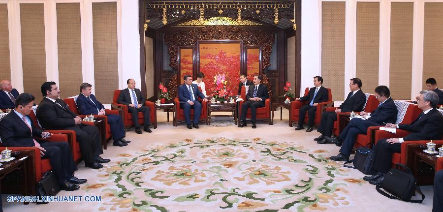 Viceprimer ministro chino se reúne con ministros de economía y comercio de OCS