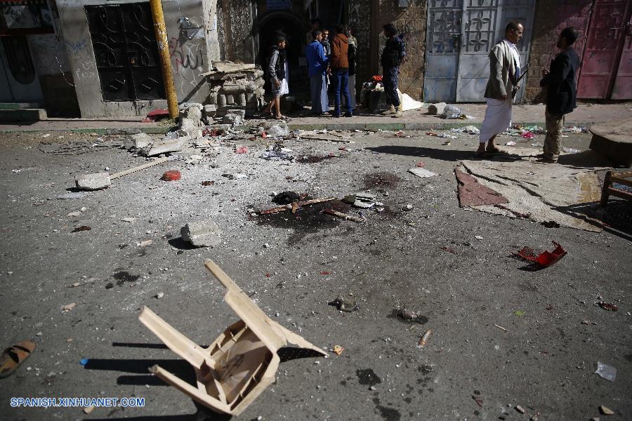 Dos atentados suicidas sacuden mezquita de capital yemení durante oraciones de Eid al-Adha