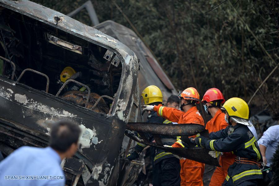 Accidente de tráfico deja 21 muertos y 11 heridos en centro de China