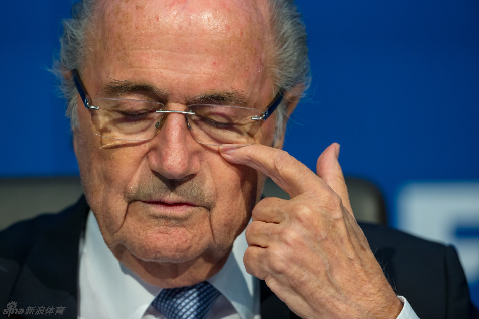 Presidente de FIFA Blatter es puesto bajo investigación penal