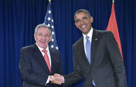 Obama y Castro se reúnen en ONU en medio de distensión de relaciones EEUU-Cuba
