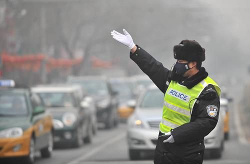 Emiten alerta por contaminación del aire en norte de China