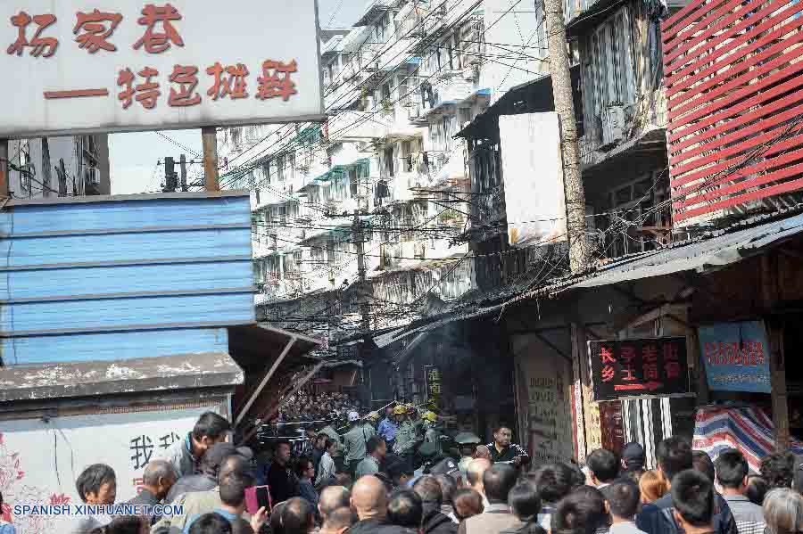 Mueren 14 estudiantes en explosión en restaurante en el este de China