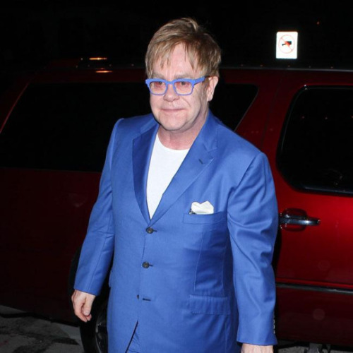 Elton John compra una mansión por 34 millones de dólares en Beverly Hills