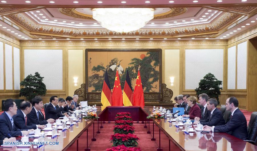 Premier chino mantiene conversaciones con canciller alemana 2