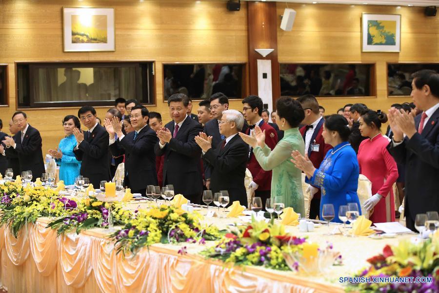 Xi exhorta a China y Vietnam a trabajar juntos en favor de un futuro brillante