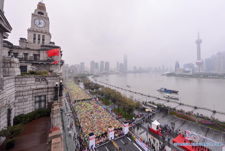 Maratón Internacional de Shanghai arranca en Shanghai