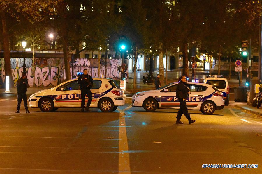 Tiroteos, explosiones y toma de rehenes en París dejan al menos 40 muertos