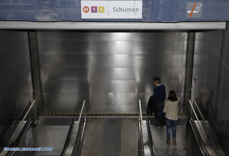 Bruselas cierra metro y tranvía por amenaza terrorista