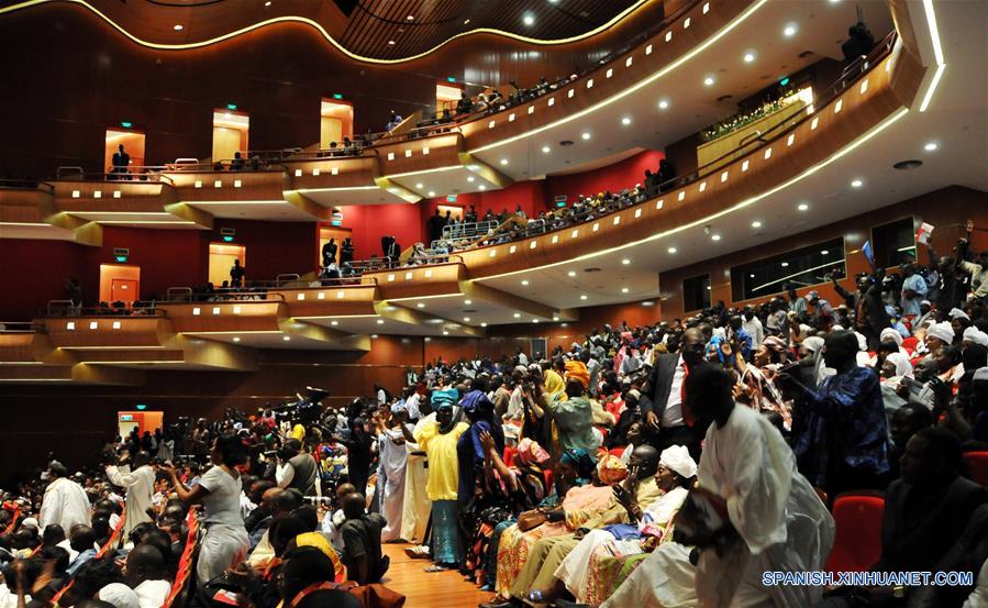  La foto muestra el Teatro Nacional de Senegal.