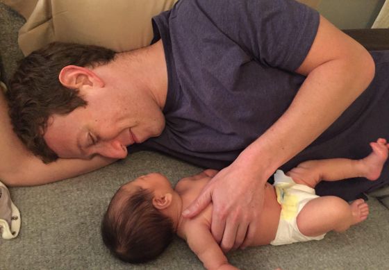 Publica Mark Zuckerberg primera imagen de su hija