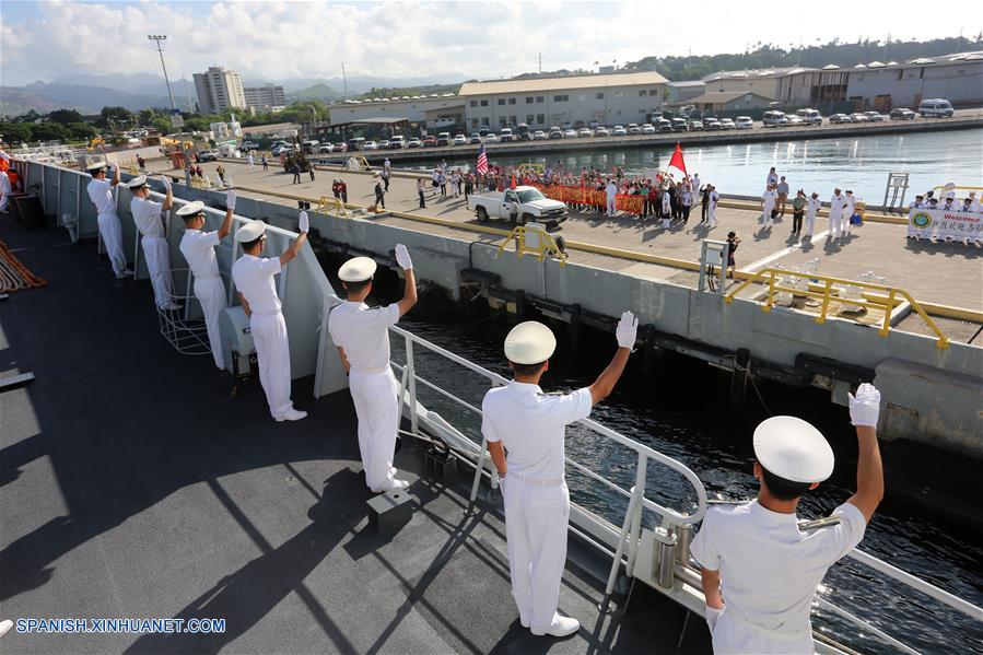 Flota de la Armada china llega a Pearl Harbor en visita amistosa