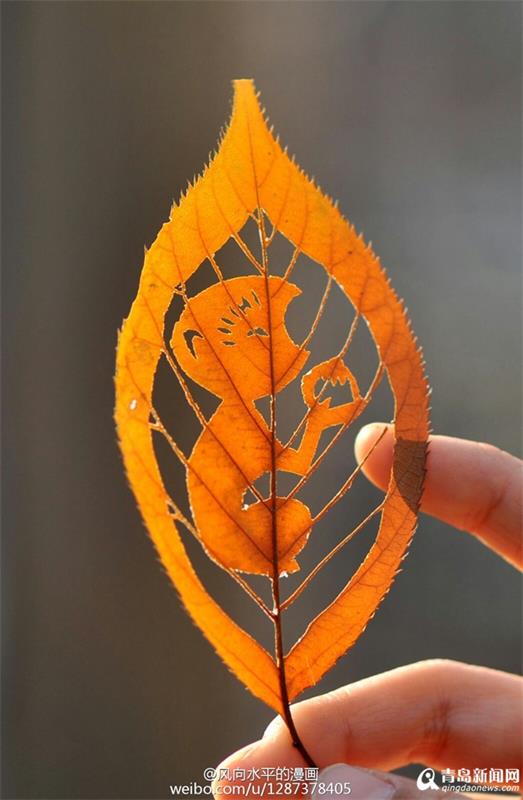 Profesor de arte crea obras con las hojas