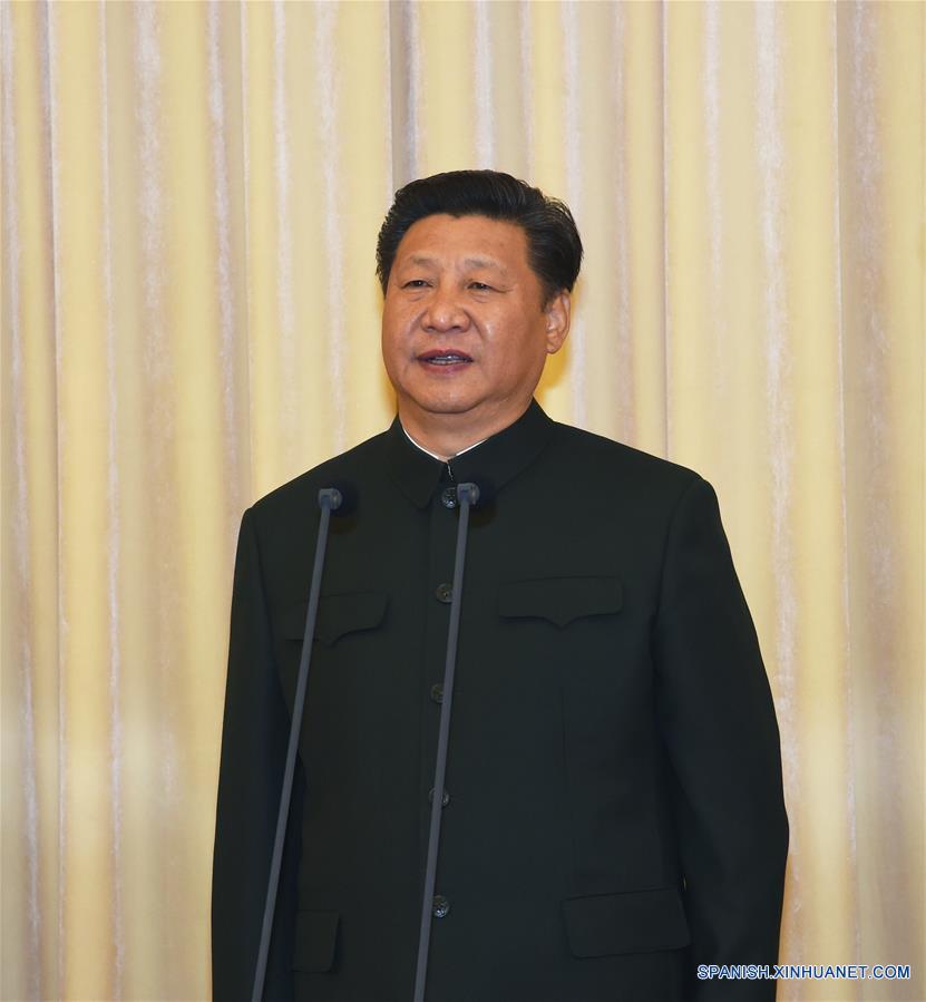 El presidente de China, Xi Jinping, también secretario general del Partido Comunista de China (PCCh) y presidente de la Comisión Militar Central (CMC), habla en una ceremonia en Beijing, capital de China, 1 de febrero de 2016.  (Xinhua / Li Gang)