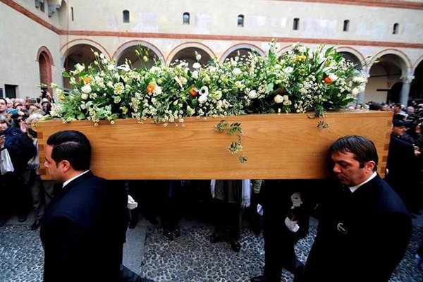 Italia despide a Umberto Eco con un funeral laico