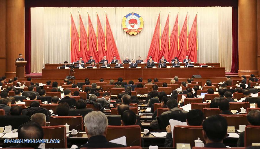 Los líderes del máximo órgano asesor político de China, se reúnen para prepararse para su sesión anual, en Beijing, China, el 28 de febrero de 2016. (Xinhua/Ding Lin)