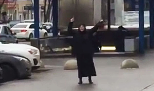 Detenida en Moscú una mujer que gritaba «¡Alá es grande!» con la cabeza de una niña en la mano