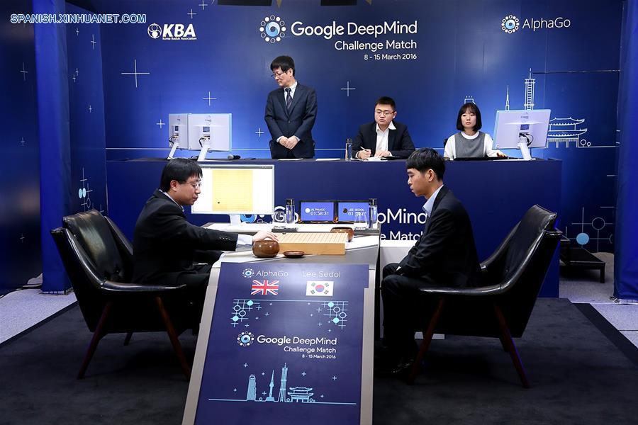 Programa inteligente de Google derrota a campeón humano de Go en primer juego 1