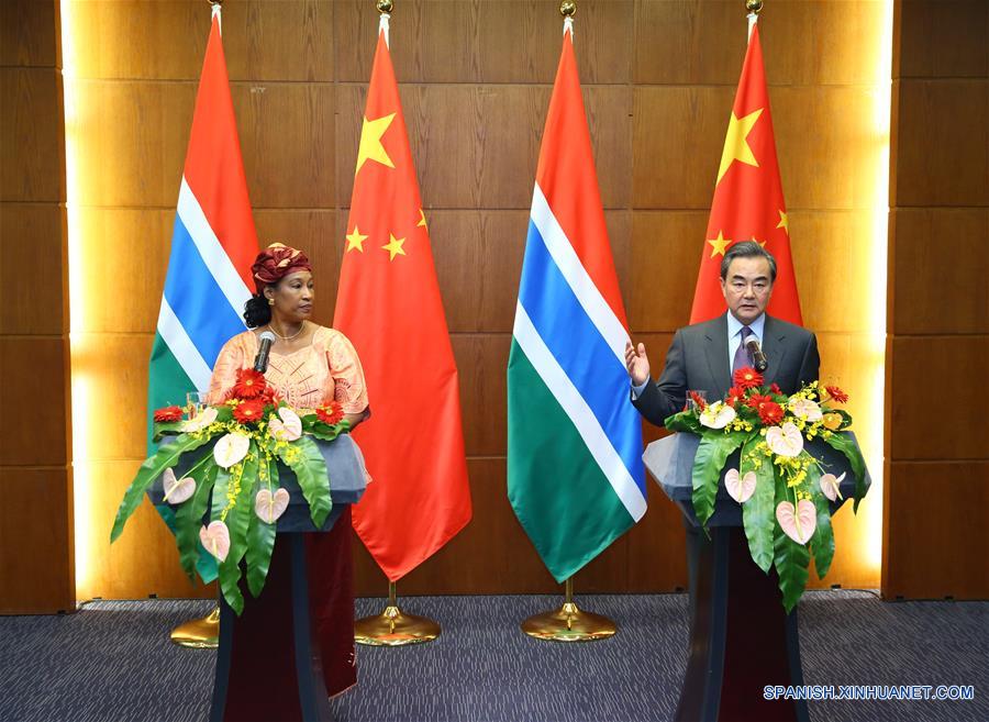 China y Gambia reanudan relaciones diplomáticas