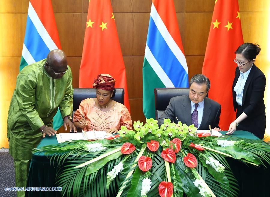China y Gambia reanudan relaciones diplomáticas