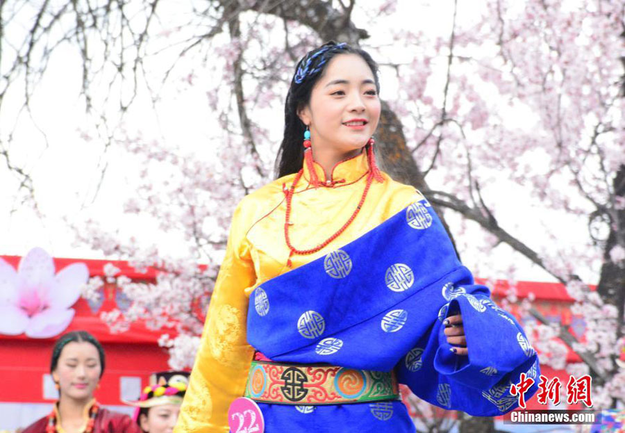Hadas de la flor de durazno debutan como embajadoras del turismo en Tíbet