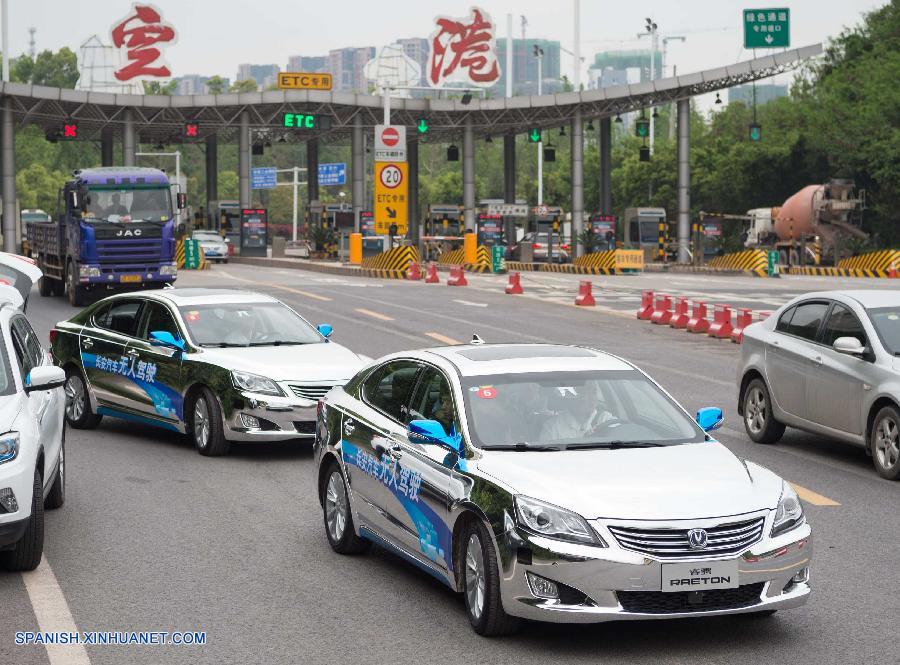Vehículos sin conductor de China inician prueba de larga distancia en carretera