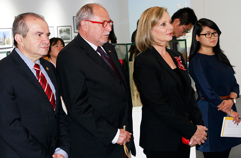 Embajadores latinoamericanos y funcionarios del cuerpo diplomático acreditado en China asistieron a la inauguración de la exposición “Inmortales de Madrid”. (Foto: YAC)