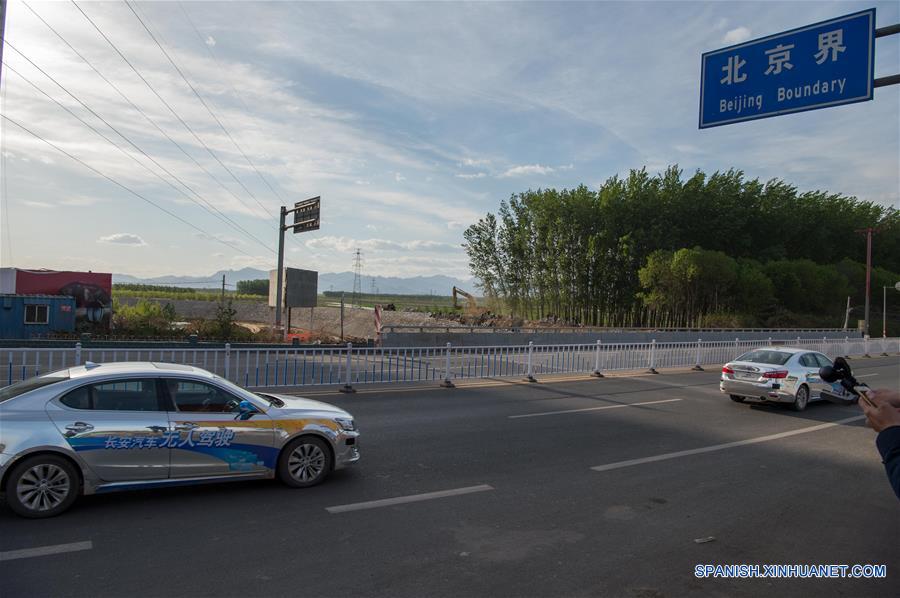 Mundialmente, al menos 18 compañías están desarrollando vehículos sin conductor, incluidas BMW, Audi y Toyota. Por la parte china figuran fabricantes como el Grupo BAIC, el Grupo GAC, SAIC Motor, Chang'an y BYD. (Xinhua/Liu Chan)