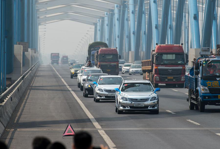 Automóviles chinos sin conductor completan prueba de camino de distancia larga