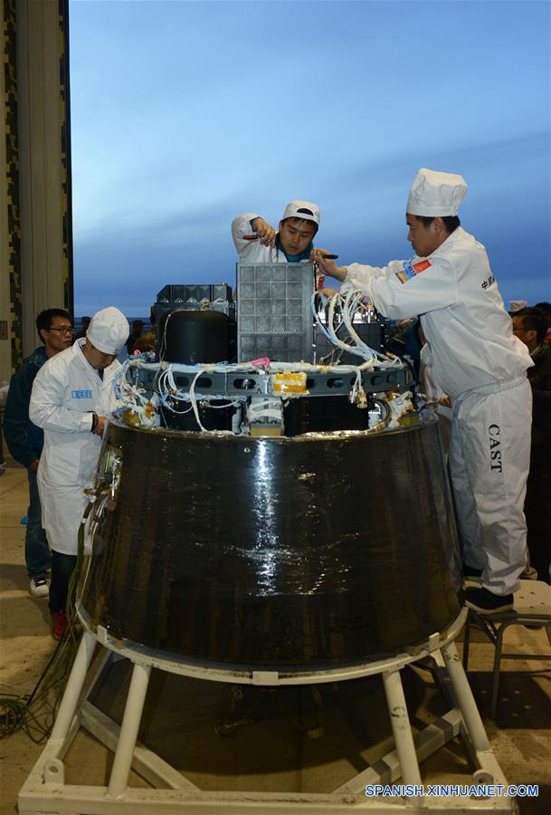 Cápsula de reentrada de satélite de microgravedad SJ-10 aterriza en norte de China