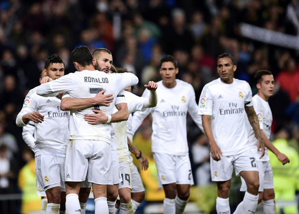 Fútbol: Real Madrid gana en un buen partido 3-0 a Villarreal