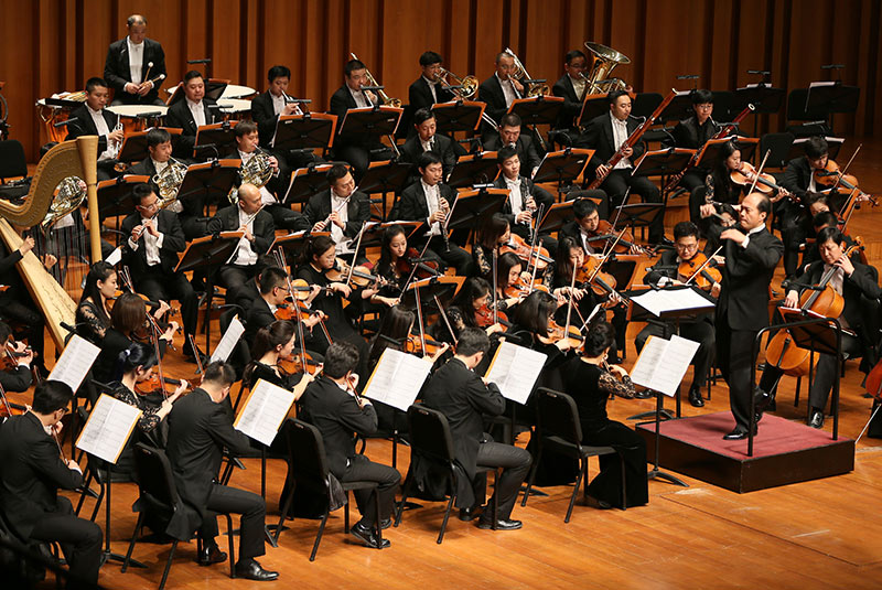 Gala de inauguración de la decimosexta edición de “Meet in Beijing”. “Primavera en China y Canadá”, presentó como anfitrión a la Sinfónica de Qingdao, dirigida por el maestro Zhang Guoyong. (Foto: YAC)