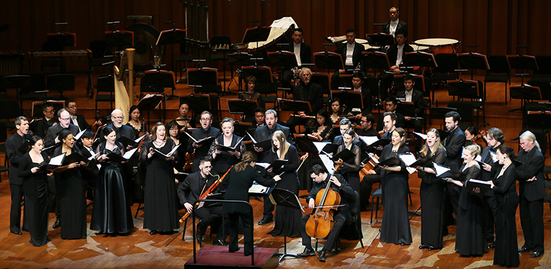 Gala de inauguración de la decimosexta edición de “Meet in Beijing”. El coro Bach de Otawa mereció el cerrado aplauso del público. (Foto: YAC)