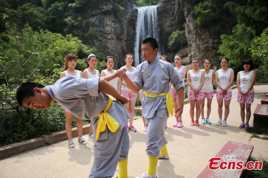 Monjes de Shaolin enseñan autodefensa