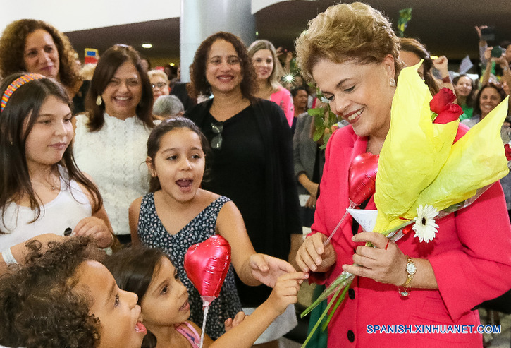 Presidenta brasileña defenderá su cargo "hasta el último día"