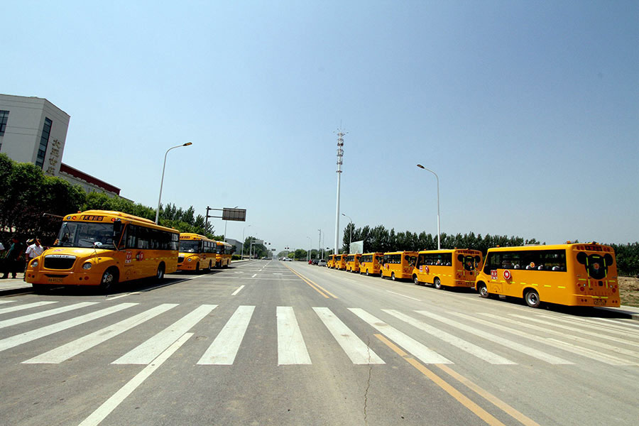 Los autobuses 'inteligentes' son un servicio creado conjuntamente por una compañía de autobuses y el gobierno local para ofrecer comodidad a los estudiantes y sus padres.