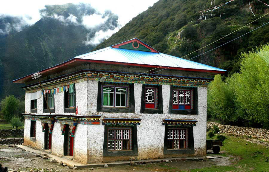 Foto de archivo de la aldea Chikang en el condado Mozhu Gongka, en Lhasa, región autónoma del Tíbet. [Foto/Xinhua]