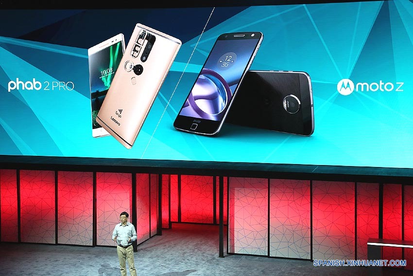 Lenovo Group Ltd., una compañía china de tecnología de la información (TI), presentó una serie de nuevos productos y compartió su visión para el futuro de la industria de la información en un evento anual llevado a cabo en San Francisco, Estados Unidos.(Xinhua/Liu Yilin)