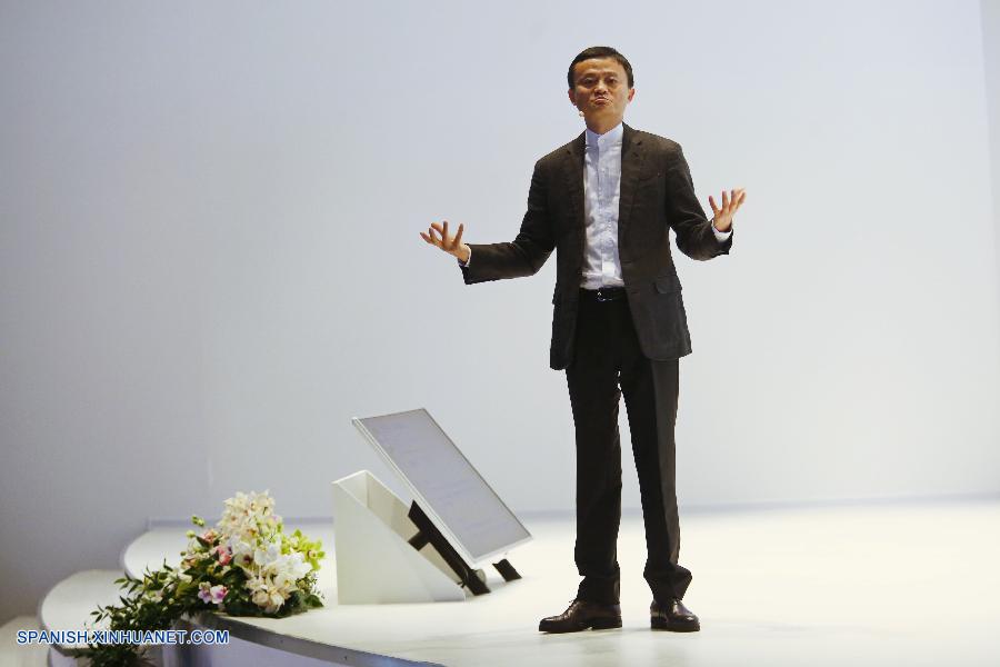 SAN PETERSBURGO, junio 17, 2016 (Xinhua) -- El presidente del gigante de Internet chino Alibaba, Jack Ma, pronuncia un discurso "Construyendo una nueva Ruta de la Seda para la Economía Digital" durante el 20 Foro Económico Internacional de San Petersburgo, en San Petersburgo, Rusia, el 17 de junio de 2016. (Xinhua/Evgeny Sinitsyn)
