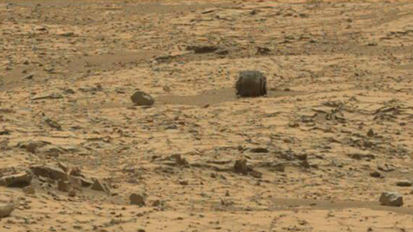 ¿Maquinaria marciana o solo piedras en la superficie de Marte?