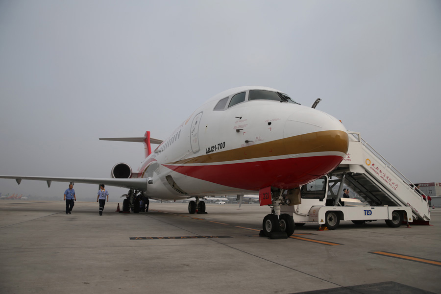 Primer avión regional de China comienza operación comercial