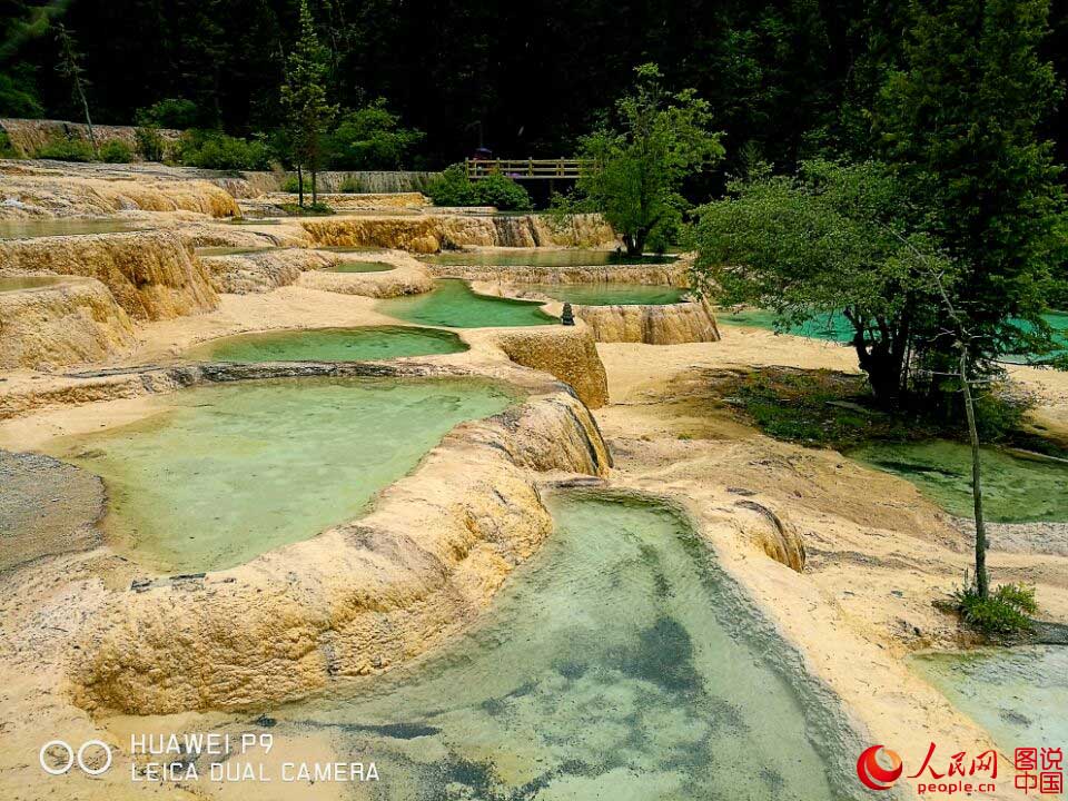 Área Escénica de Huanglong: La piscina de Jade